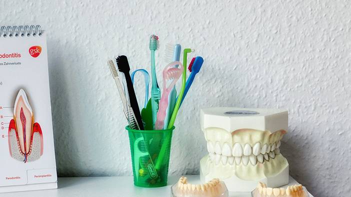 Aynı kapta duran diş fırçalarına dikkat! Meğer hastalık yapıyormuş 7